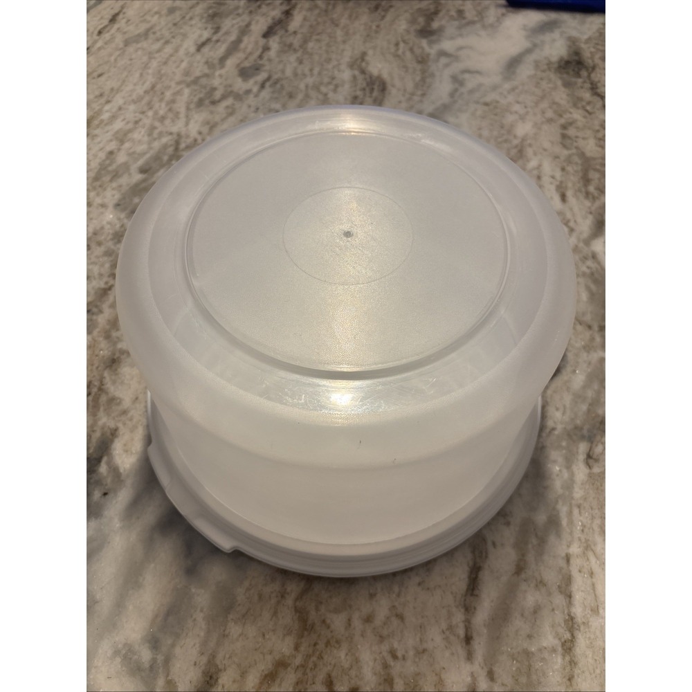 Rubbermaid 12 X 6 Serving' Saver Cake Tray